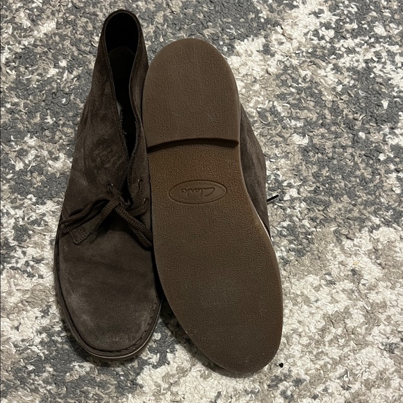 Clarks Men's Dark Brown Suede Boots - Picture 3 of 3